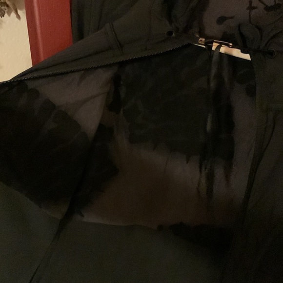 Lululemon beautiful black jacket with double face like 2 jackets in one. - Picture 2 of 7